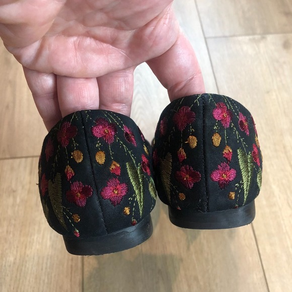 J. Jill Women's Sz 8 Black Floral Embroidered Pointy Toe‎ D'Orsay Slip on Flats - Picture 5 of 8